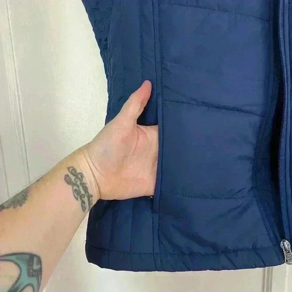 PORT AUTHORITY® LADIES PUFFY VEST puffer vest size M - Picture 3 of 8